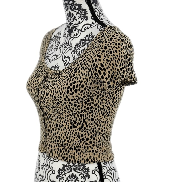 John Galt 100% Cotton Y2K Inspired It-Girl Leopard Print Button-Up Crop Top - Picture 5 of 10